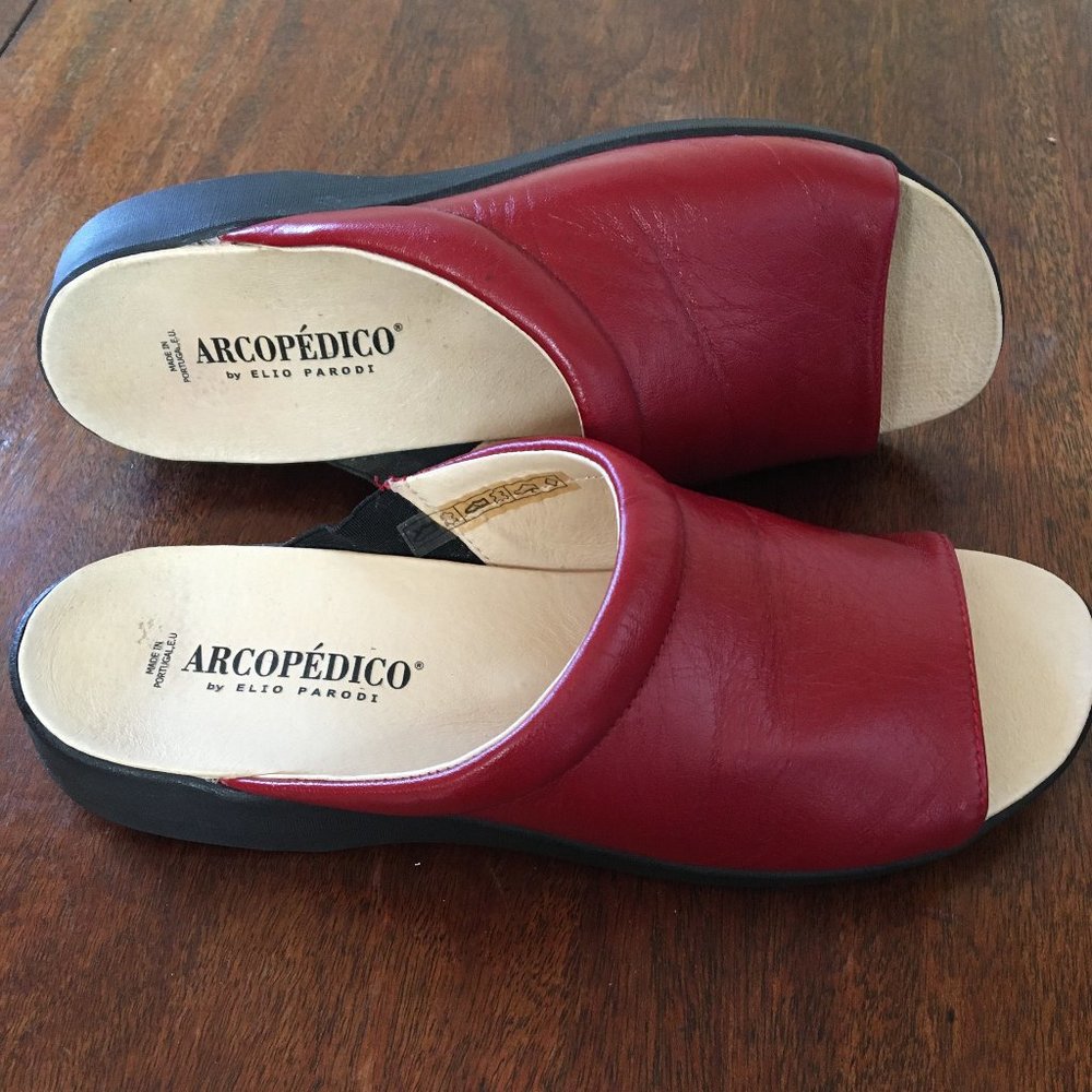 Arcopedico leather sandals